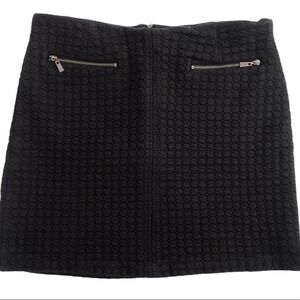 LAUNDRY BY SHELLI SEGAL Soft Quilted Knit Black Skirt with Pockets